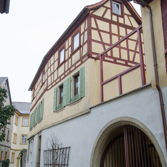 Wohn- und Geschäftshaus