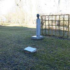 Pomník Milady Horákové na Smetanově nábřeží v České Lípě