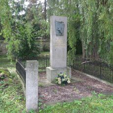 Pomník padlým na návsi v Zimoři