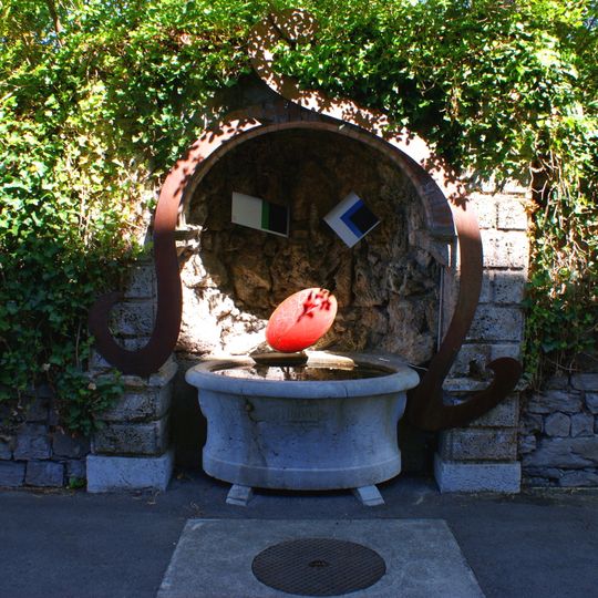 Favorite-Nischenbrunnen / Blaugrüner Blick