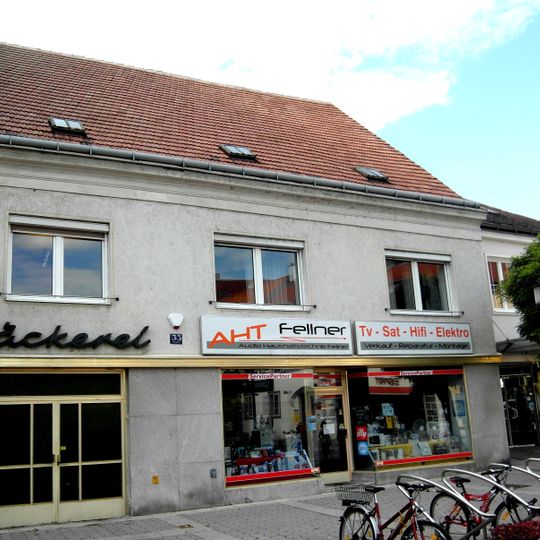 Wohn- und Geschäftshaus