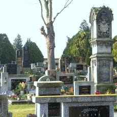 Pomník rakouských vojínů na hřbitově v Doksanech