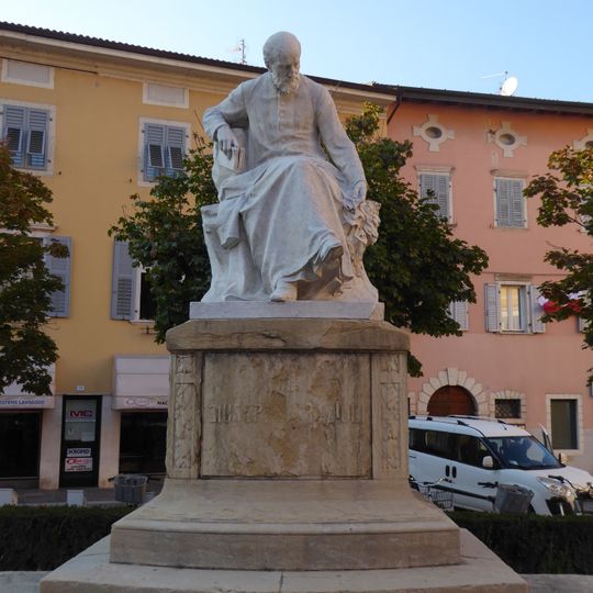Monumento a Don Grazioli