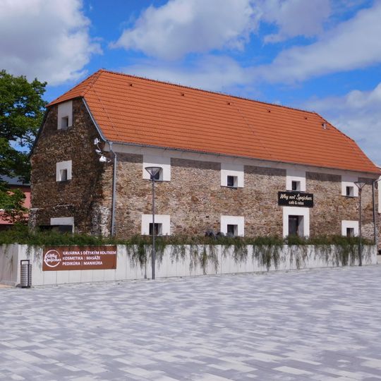 Granary in Šeberov