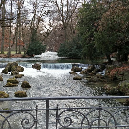 Wasserfall Schwabinger Bach in München