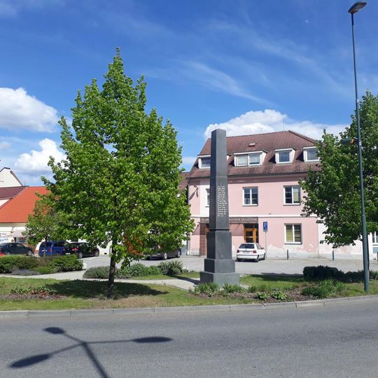 Pomník padlým v Lomnici nad Lužnicí