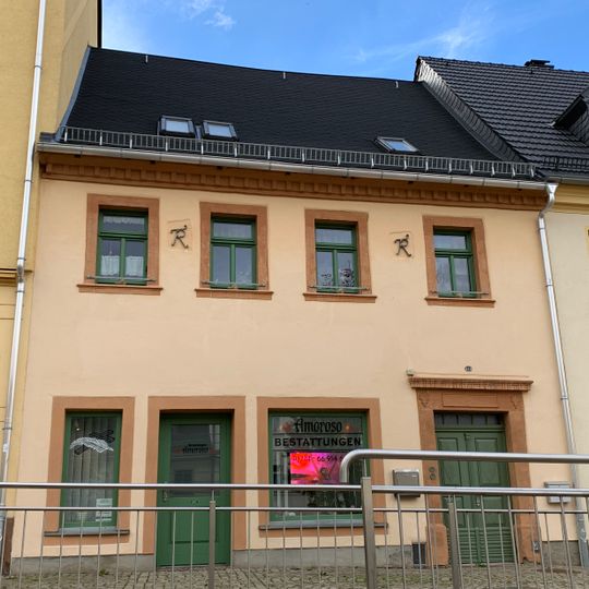 Wohnhaus mit Hinterhaus in geschlossener Bebauung Markt 11