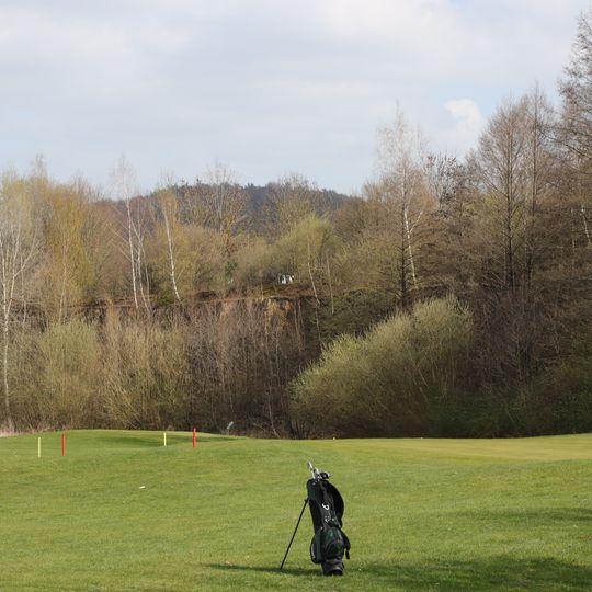 Zechstein-Aufschluss am Sportplatz S von Feldkahl