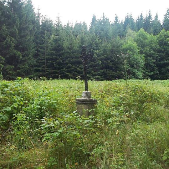 Kříž u Nemanického potoka nedaleko Závisti