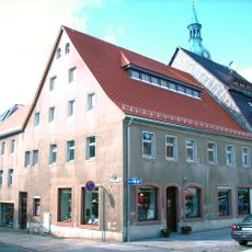 Wohnhaus in Ecklage mit Laden Robert-Koch-Straße 19