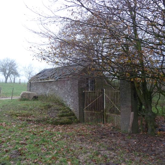 Neubourg Castle: two stanchions at small stables