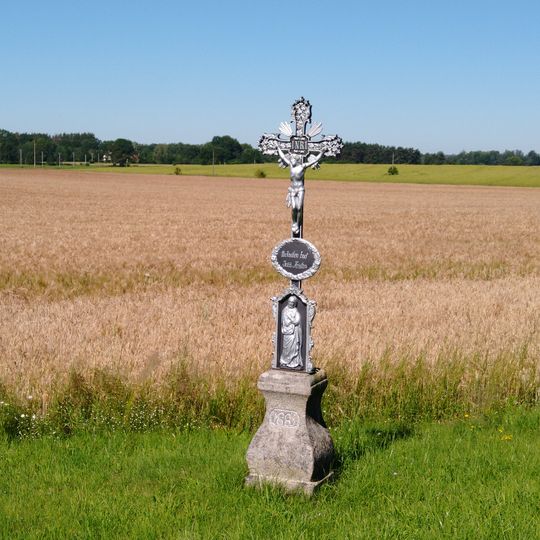 Kříž u silnice z Valu na Veselí