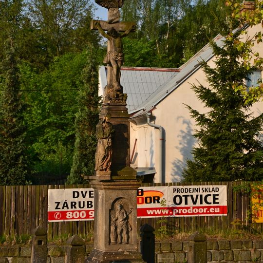 Kamenný kříž v Bezručově ulici v Chomutově