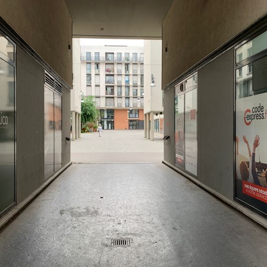 Cour du Marché-Saint-Antoine