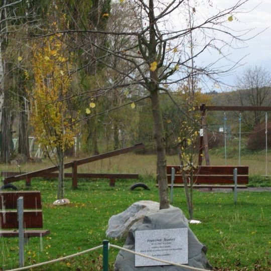 Pomník Františka Šťastného ve stejnojmenném parku na jižním okraji Kochánek