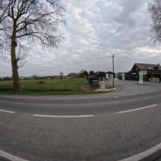 Segnale di progressiva chilometrica, monumento commemorativo