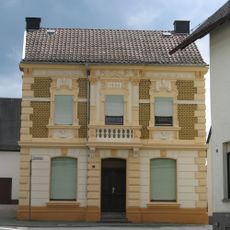 Wohn- und Geschäftshaus