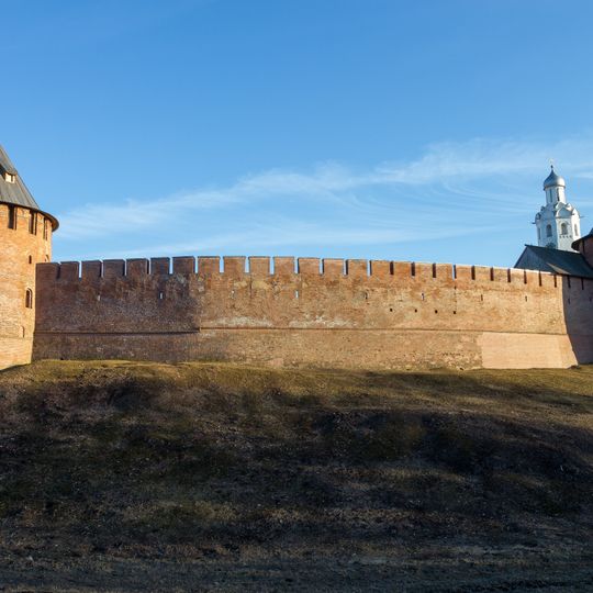 Прясло стены между Фёдоровской и Митрополичьей башнями