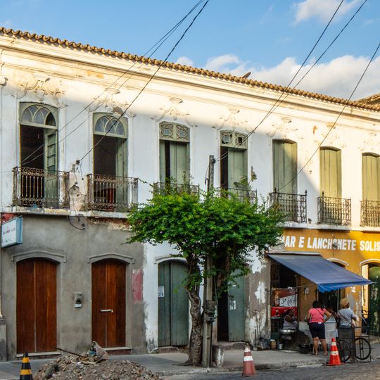 Sobrado na Rua Mestro Irineu Sacramento, 2