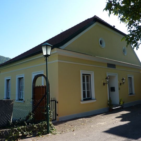 Wohnhaus, ehem. Kindergarten
