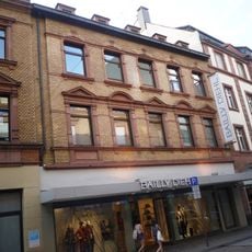 Wohn- und Geschäftshaus