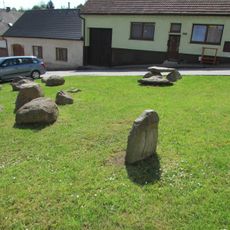 Křížový kámen za kostelem sv. Petra a Pavla v Batelově