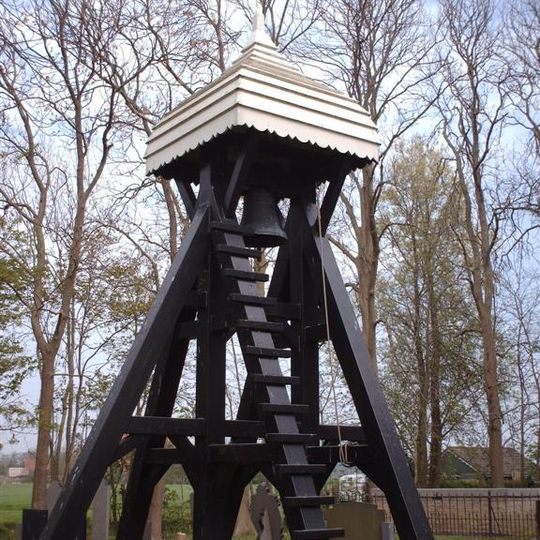 Klokkenstoel met helmdak