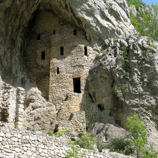Ruines des monastères de la Métropole et de l'Annonciation