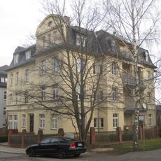 Mietshaus in offener Bebauung Chopinstraße 57