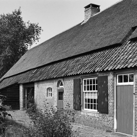 Boerderij van het Noord-Brabants langgeveltype met Vlaamse schuur