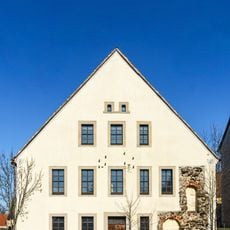Gutsverwalterhaus und Wirtschaftsgebäude des ehemaligen Rittergutes Neue Straße 12