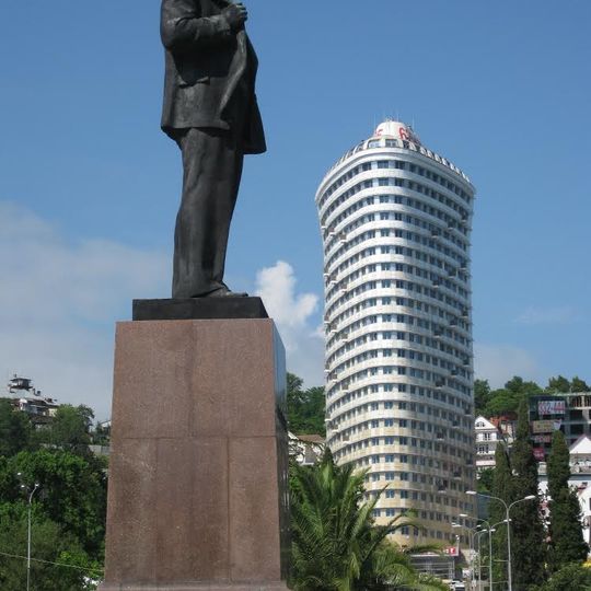 Памятник Владимиру Ленину