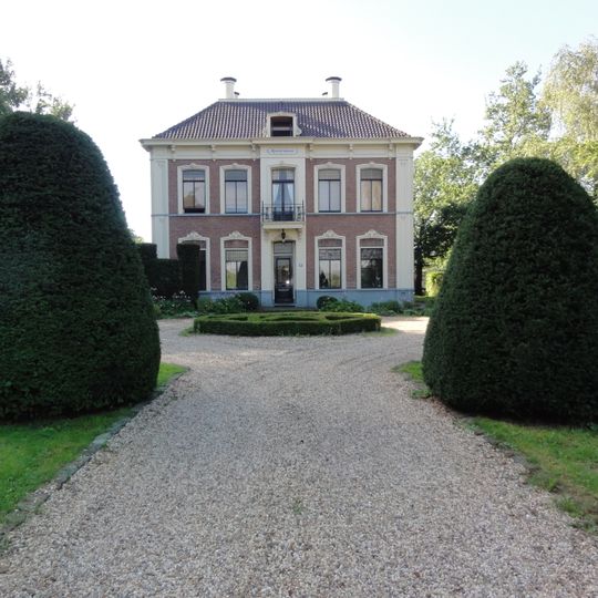 Villa "Roozenburg"
