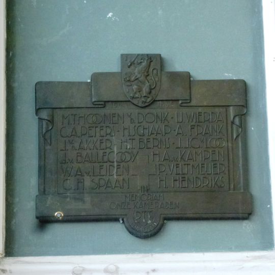 Plaquette in het postkantoor