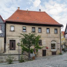 Wohn- und Geschäftshaus