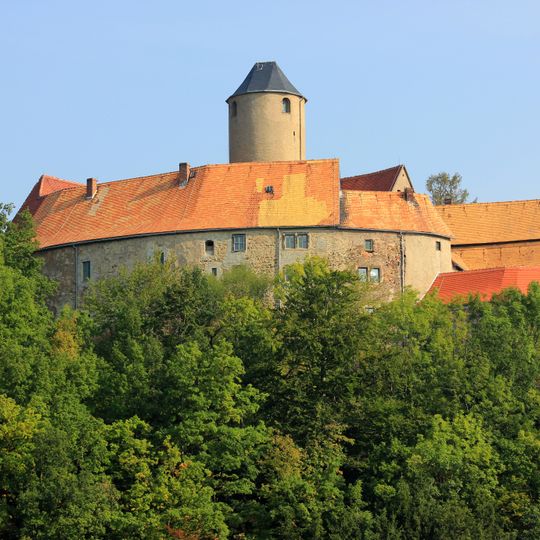 Einzeldenkmale der Sachgesamtheit Burg Altschönfels: Burg mit Bergfried, Kapelle und Vorburg Burgstraße 34