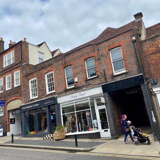 7 And 9, Holywell Hill