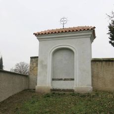 Kaplička u zdi hřbitova v ulici Karla Krohna ve Velvarech