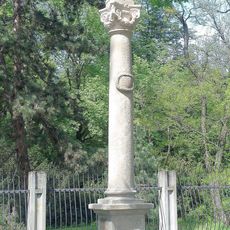 Sloup se sochou svatého Jana Nepomuckého