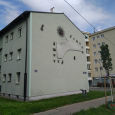 Sonnenuhr am Hohenfelsplatz, Vienna