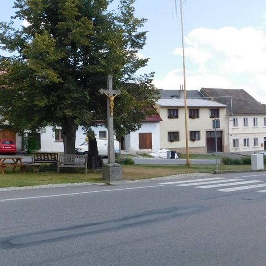 Kamenný kříž v Nadějkově