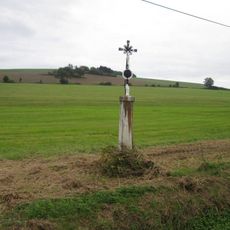 Kříž jižně od Mrákova u cesty do Krásnice
