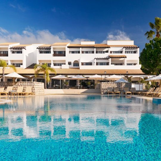 Pine Cliffs Resort