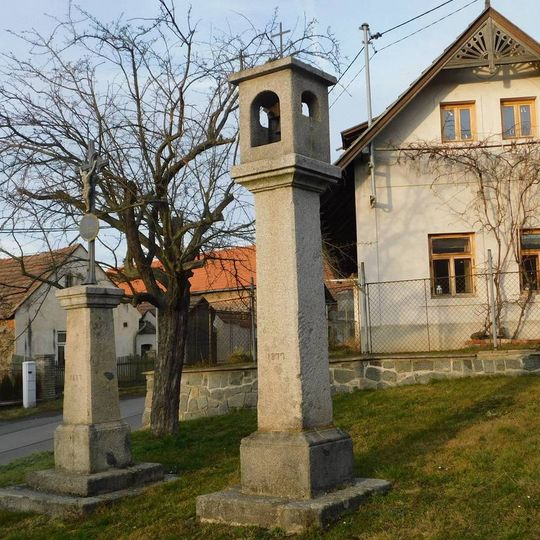 Zvonička ve Všechromech