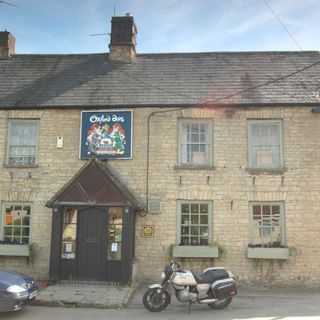 The Oxford Arms Public House And Adjoining Cottage