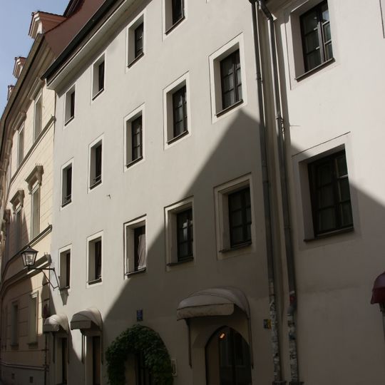 Wohn- und Geschäftshaus