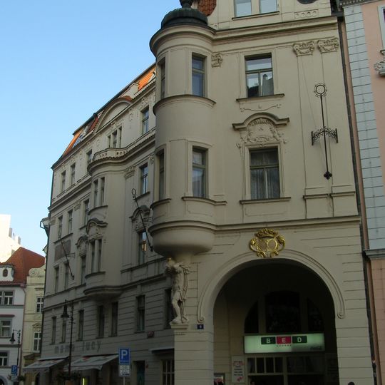 Staroměstské náměstí 9