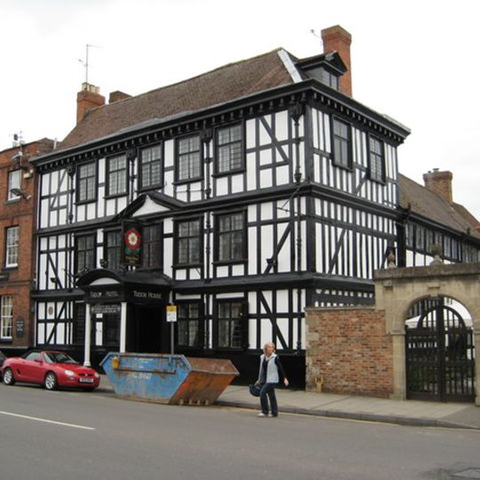 Tudor Hotel