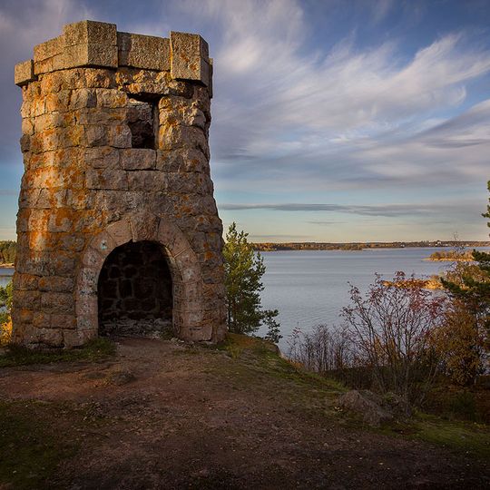 Каменная башня