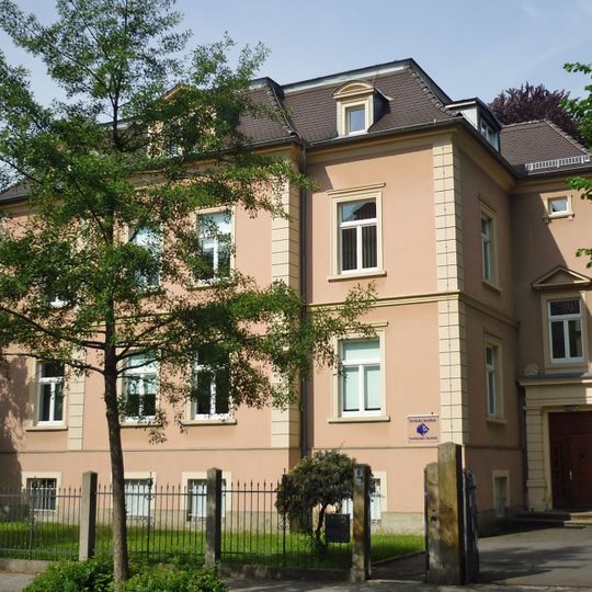 Villengarten Bahnhofstraße 6